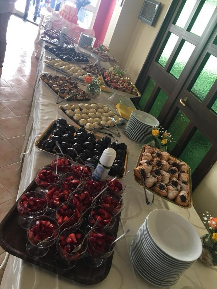 Hotel Il Castello Паола Экстерьер фото